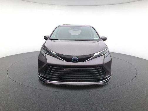 2021 Toyota Sienna XLE 7 Passenger