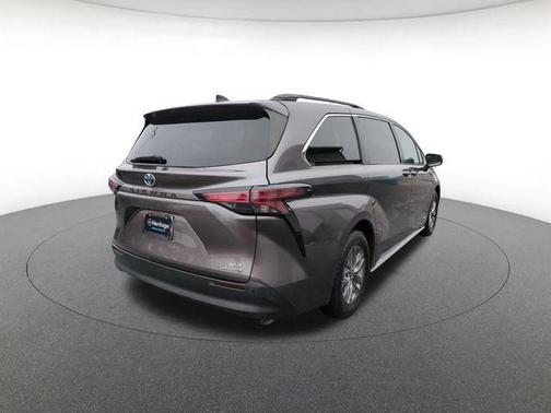 2021 Toyota Sienna XLE 7 Passenger