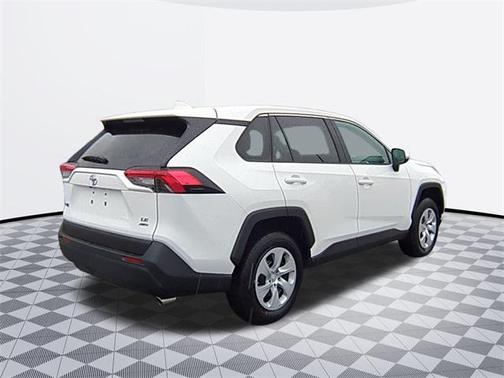 2025 Toyota RAV4 LE