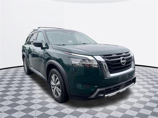 2023 Nissan Pathfinder SL 4WD