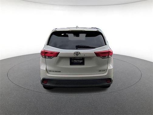 2017 Toyota Highlander SE