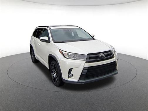 2017 Toyota Highlander SE