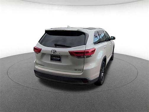 2017 Toyota Highlander SE