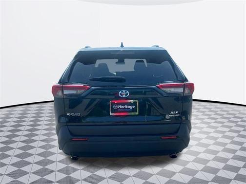 2022 Toyota RAV4 Hybrid XLE