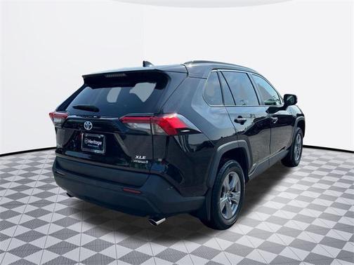 2022 Toyota RAV4 Hybrid XLE