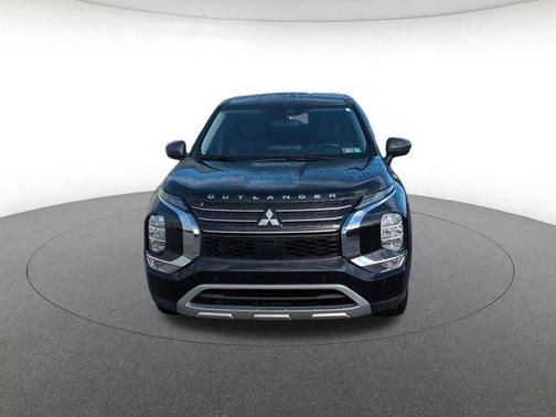 Black Diamond 2023 Mitsubishi Outlander SE