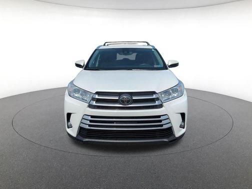 Blizzard Pearl 2017 Toyota Highlander XLE