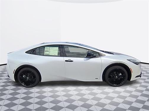 2025 Toyota Prius L