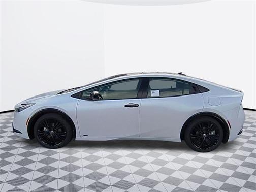 2025 Toyota Prius L