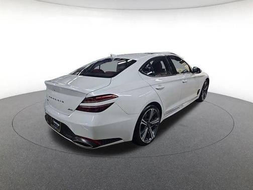 Uyuni White 2025 Genesis G70 2.5T AWD