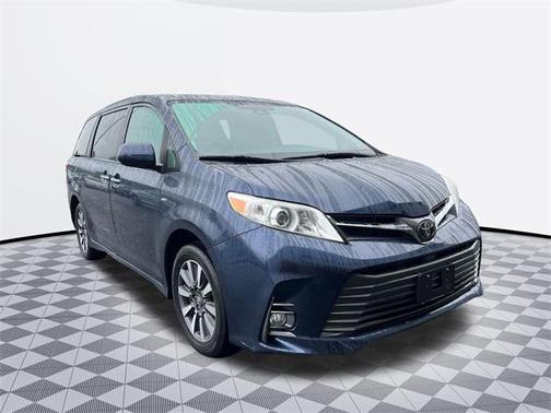 2020 Toyota Sienna XLE Premium