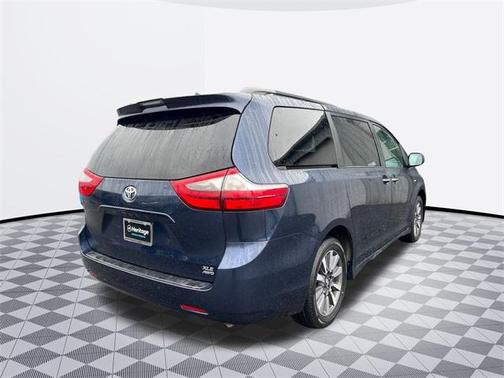 2020 Toyota Sienna XLE Premium