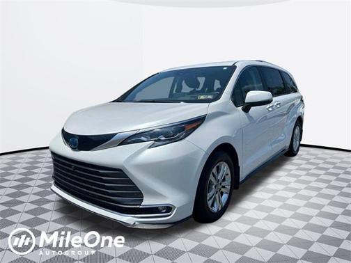 2024 Toyota Sienna Platinum 7 Passenger