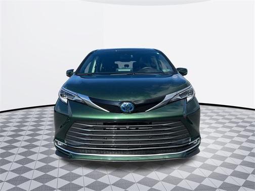 2021 Toyota Sienna Platinum 7 Passenger