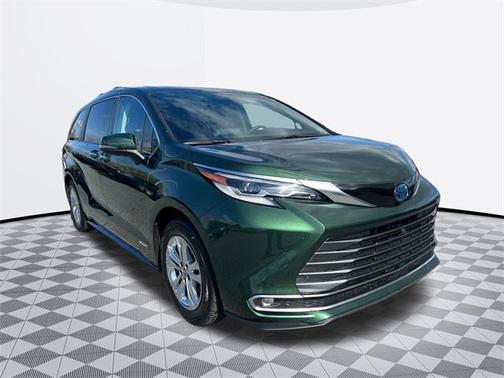 2021 Toyota Sienna Platinum 7 Passenger