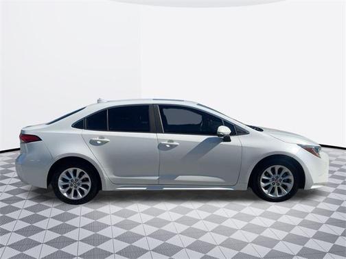 2020 Toyota Corolla XLE