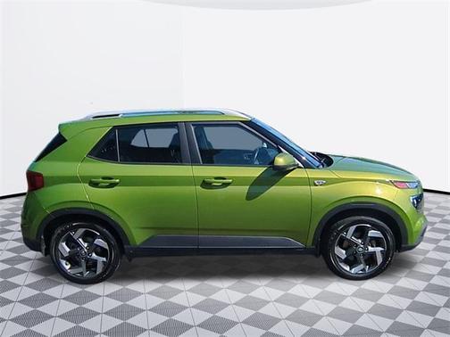 2023 Hyundai VENUE SEL