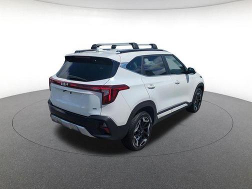 Snow White Pearl 2024 Kia Seltos SX Turbo