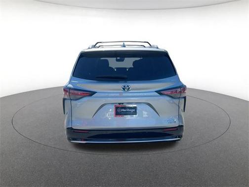 2024 Toyota Sienna Platinum 7 Passenger
