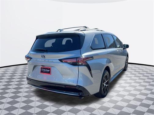 2024 Toyota Sienna Platinum 7 Passenger
