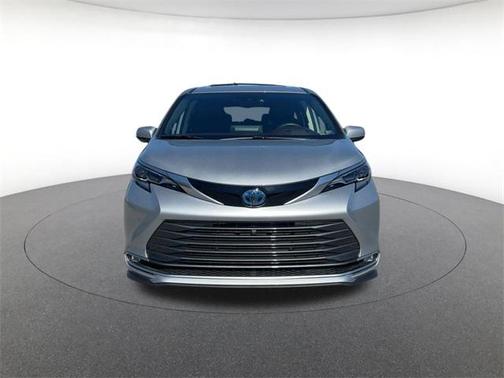 2024 Toyota Sienna Platinum 7 Passenger