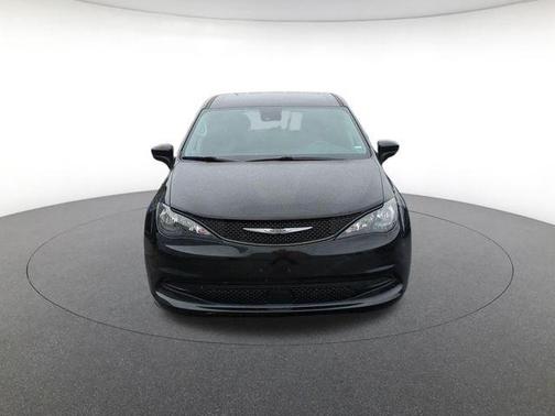 Brilliant Black Clearcoat 2023 Chrysler Voyager LX