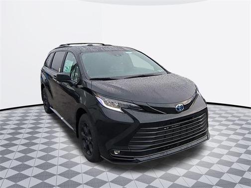 2025 Toyota Sienna Woodland Edition