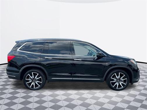 2022 Honda Pilot Touring 8-Passenger