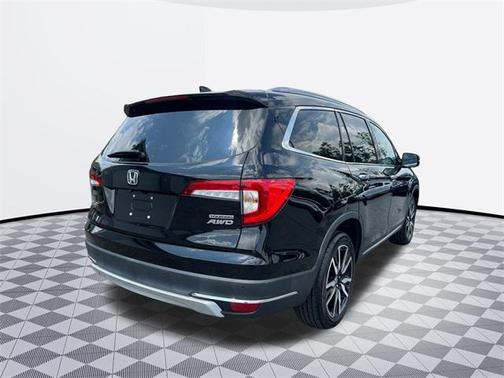 2022 Honda Pilot Touring 8-Passenger