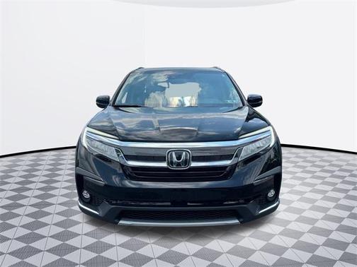 2022 Honda Pilot Touring 8-Passenger
