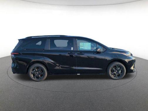 Midnight Black Metallic 2026 Toyota Sienna Woodland Edition