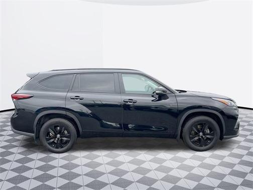 2024 Toyota Highlander Hybrid XLE