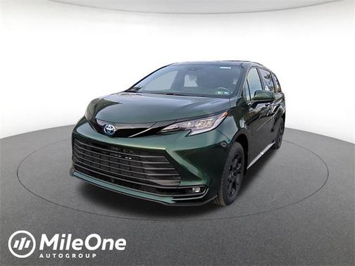 2025 Toyota Sienna Woodland Edition