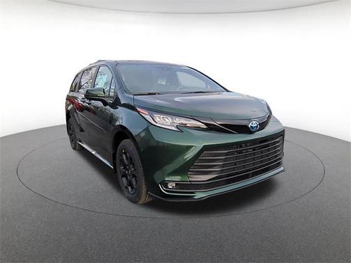 2025 Toyota Sienna Woodland Edition