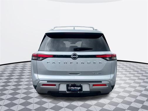 2023 Nissan Pathfinder SL 4WD
