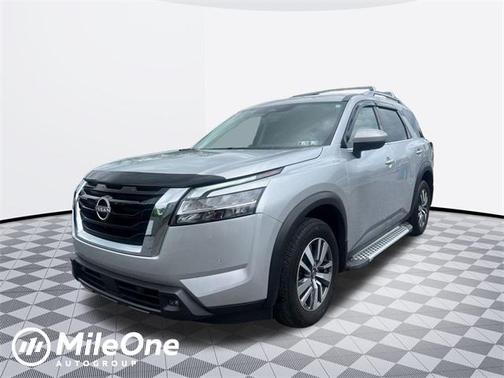 2023 Nissan Pathfinder SL 4WD