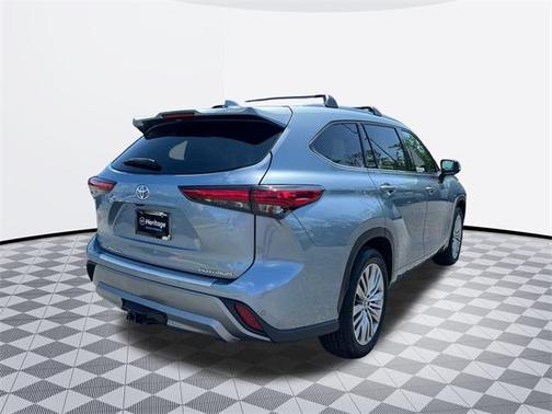 2023 Toyota Highlander Platinum