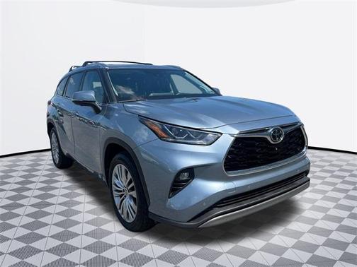 2023 Toyota Highlander Platinum