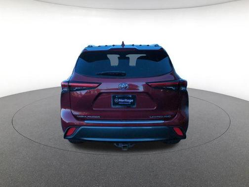 Ruby Flare Pearl 2023 Toyota Highlander Limited