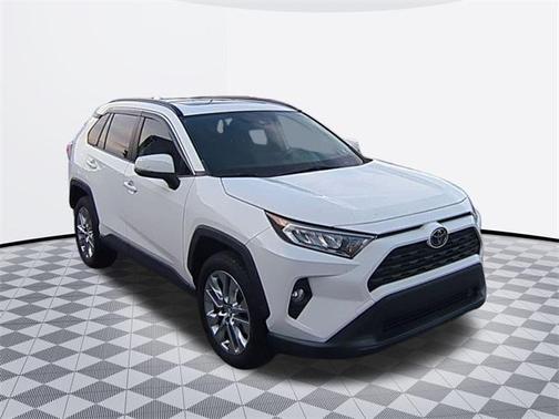2019 Toyota RAV4 XLE Premium