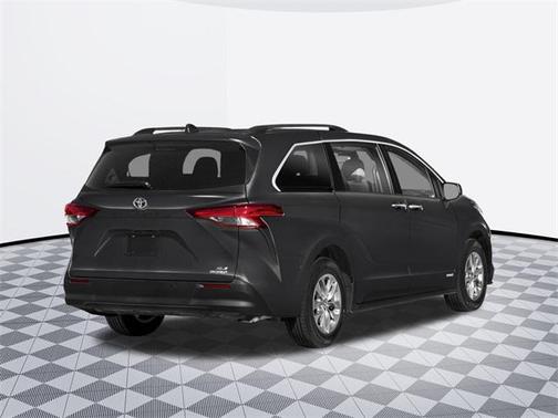 2025 Toyota Sienna XLE 7 Passenger