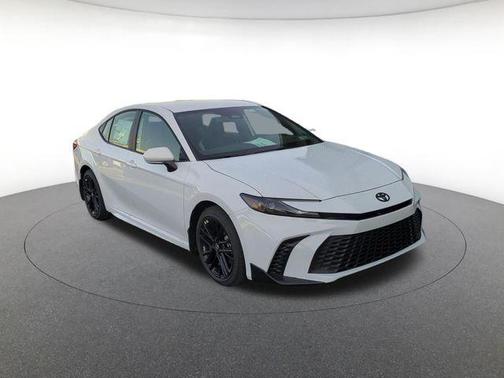 Ice 2026 Toyota Camry SE
