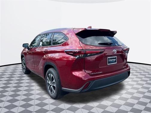 2025 Toyota Highlander XLE