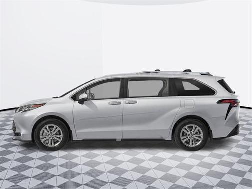 2025 Toyota Sienna Platinum 7 Passenger