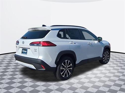 2025 Toyota Corolla Cross XLE