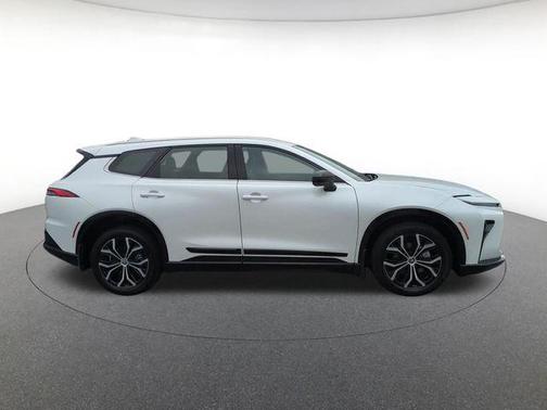 Oxygen White 2025 Toyota Crown Signia XLE