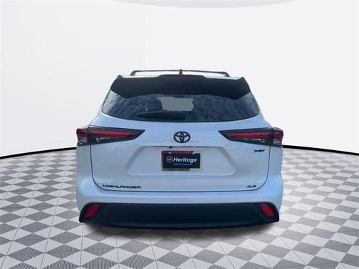 2025 Toyota Highlander Hybrid XLE