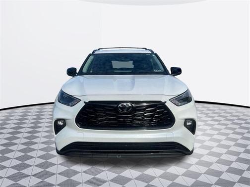 2025 Toyota Highlander Hybrid XLE