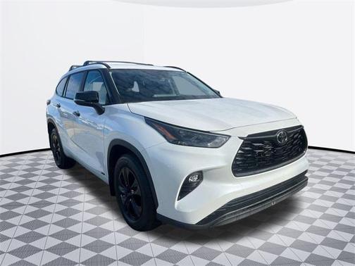 2025 Toyota Highlander Hybrid XLE