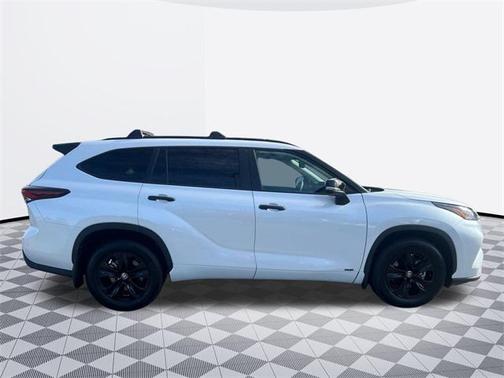 2025 Toyota Highlander Hybrid XLE